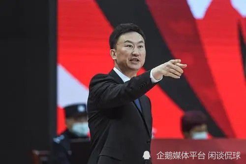 从处所搬到城市的一个女人海秀，开一间咖啡厅起头新的糊口。常来咖啡厅的女高中生艺珍，继而在咖啡厅打工，垂垂被海秀吸引。艺珍确信本身的豪情是真的，向海秀广告。